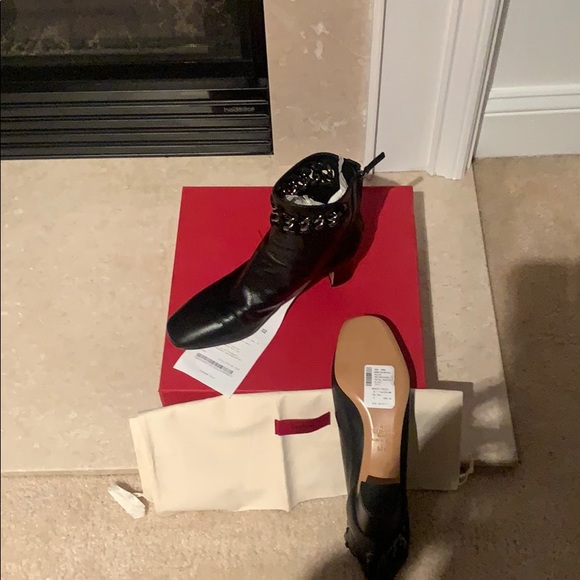 A boot with a tip of chain - Picture 4 of 4